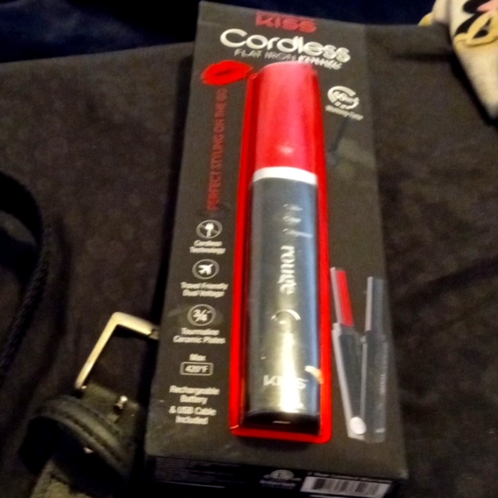 Kiss cordless USB rechargeable hair flatiron straightener
